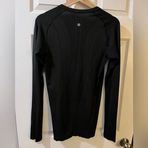 Lululemon run swiftly long sleeve shirt thumbholes Womens 8 perfect